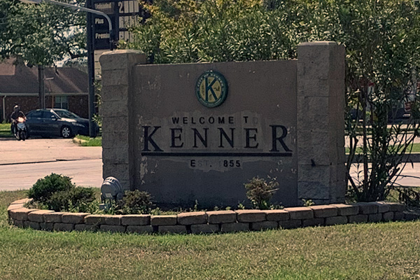 Welcome to Kenner sign