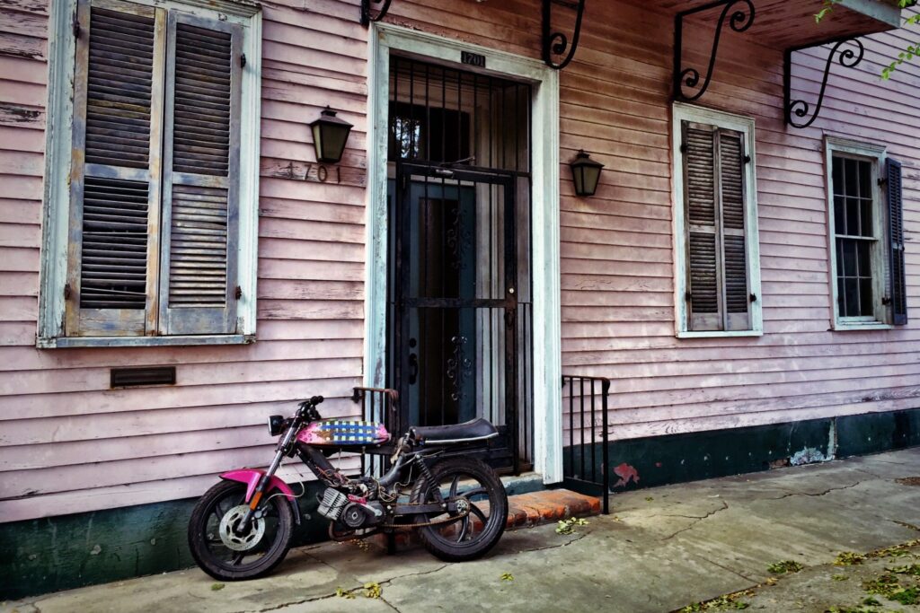 old house in New Orleans that needs work